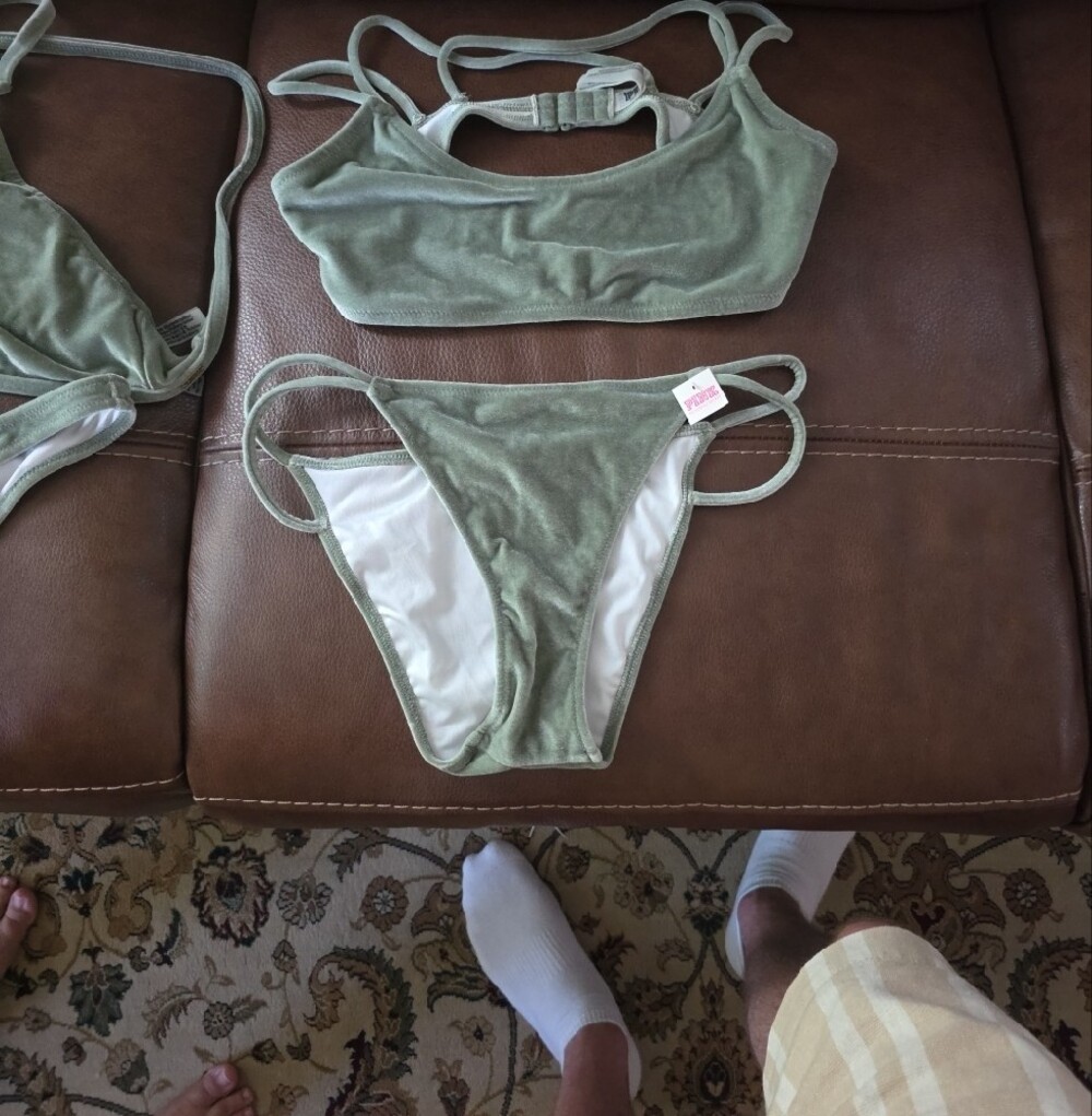Victoria Secret Green Velvet Bikini 2 Sets - Picture 2 of 6